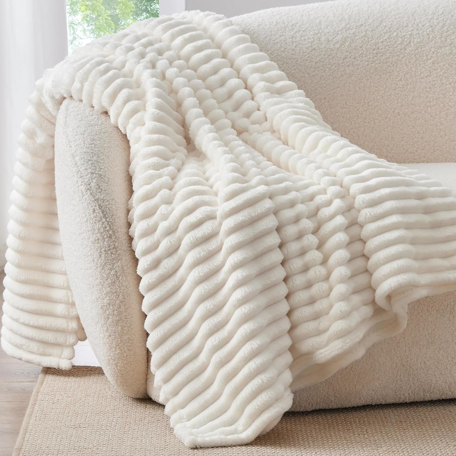 BEDELITE Fleece Throw Blanket for Couch – 300GSM Soft & Warm Fluffy Cream White Blanket, Decorative and Giftable Striped Blankets for Women, Men, 50″x60″