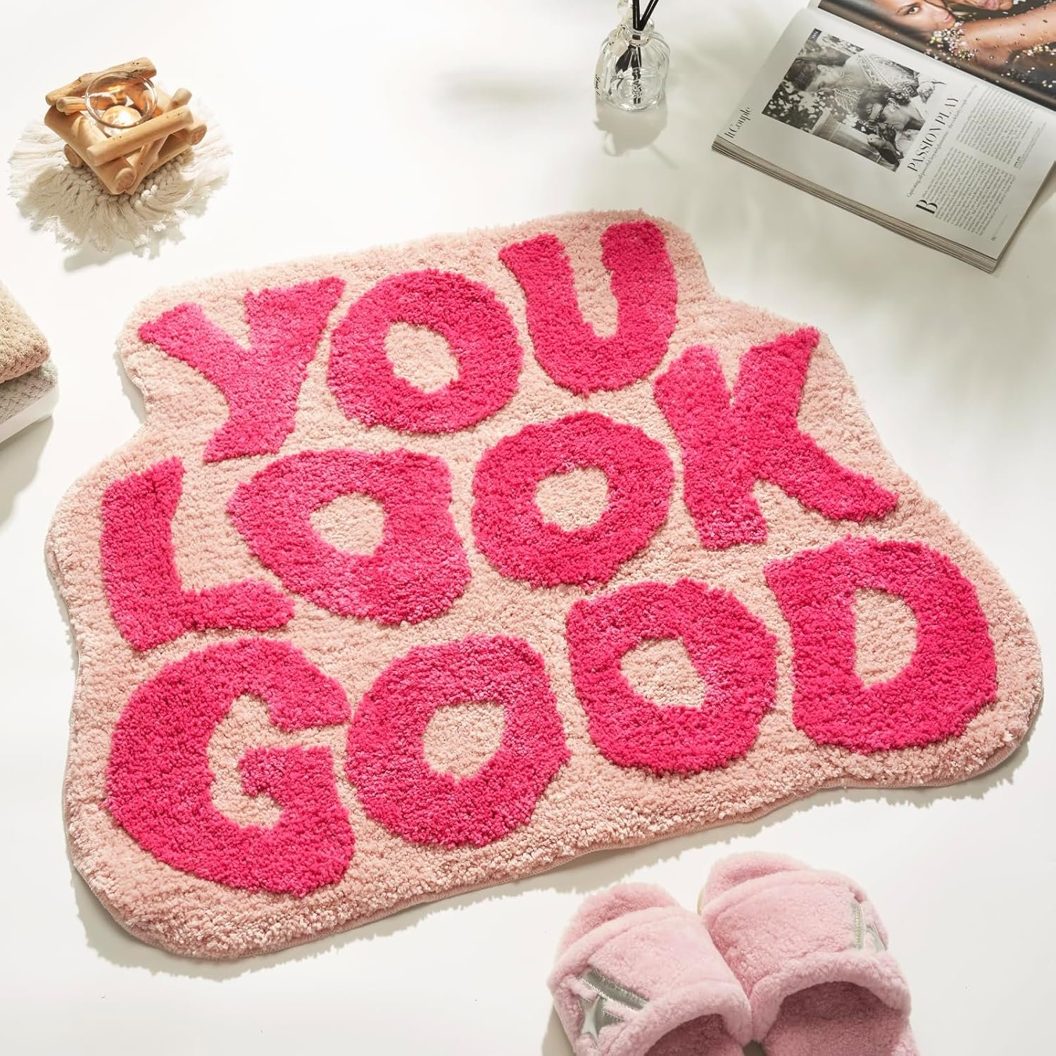 𝗟𝗮𝗿𝗴𝗲 𝟯𝟭” 𝘅 𝟮𝟰” You Look Good Bath Mat Pink,Cute Bathroom Rugs for Girls Fun Funny Funky Rug Bedroom Pink Preppy Bathroom Decor Hello Beautiful Gorgeous Bath Rugs for Women Non-Slip