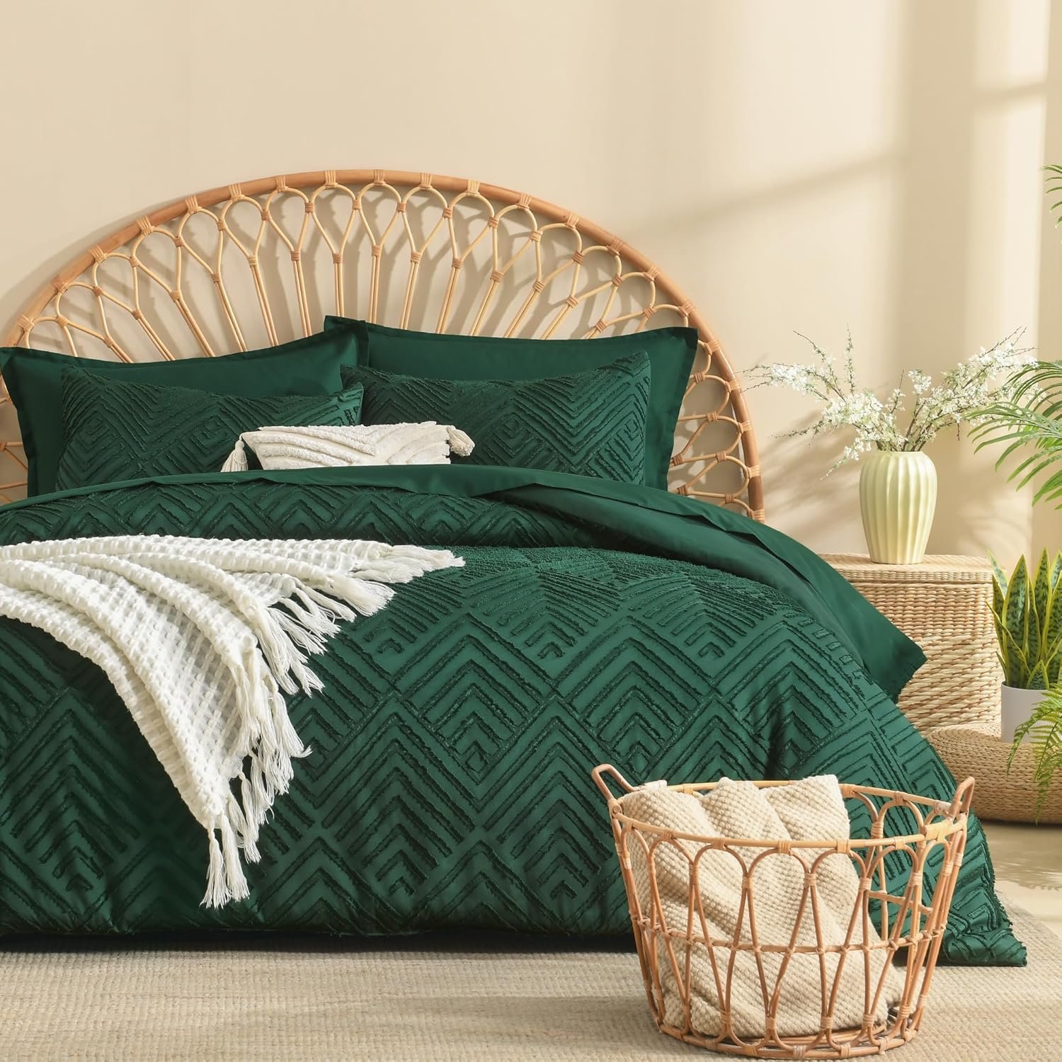 Andency Queen Comforter Set 7 Piece Dark Emerald Green – Bed in a Bag Queen Boho Lightweight Fluffy Tufted Bedding Sets with Comforter, Sheets, Pillowcases & Shams
