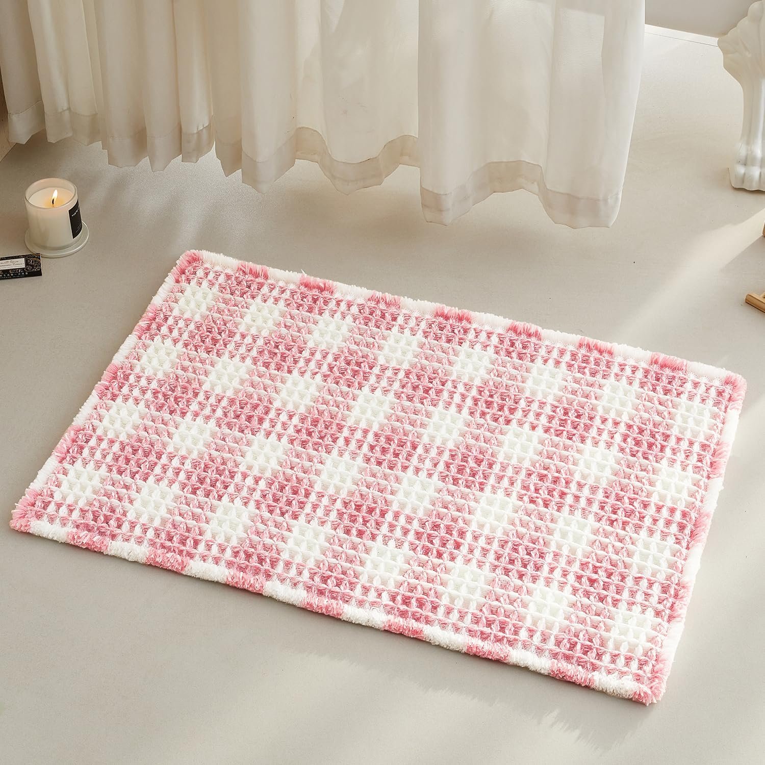 TYUU Waffle Bath Mat, Boho Bathroom Rugs Non Slip Washable Absorbent Checkered Bathroom Mat Quick Dry Cute Bath Mat, 30″x20″ Pink and White