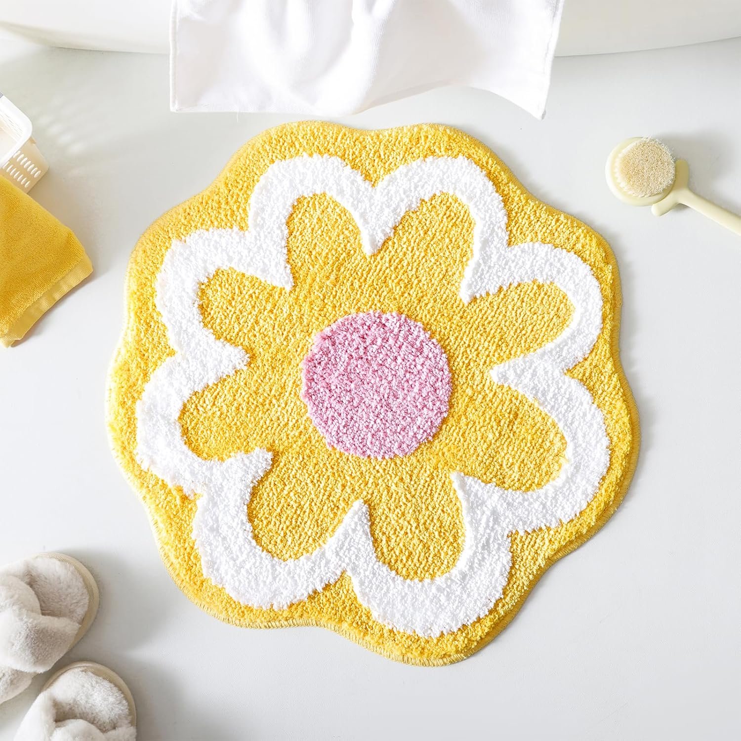 TRUEDAYS Yellow Bathroom Rugs Cute Flower Bath Mat for Women Small Absorbent Non Slip Bath Rug Soft Microfiber Washable Bath Mat for Bathroom Floor, Shower, Bathtub