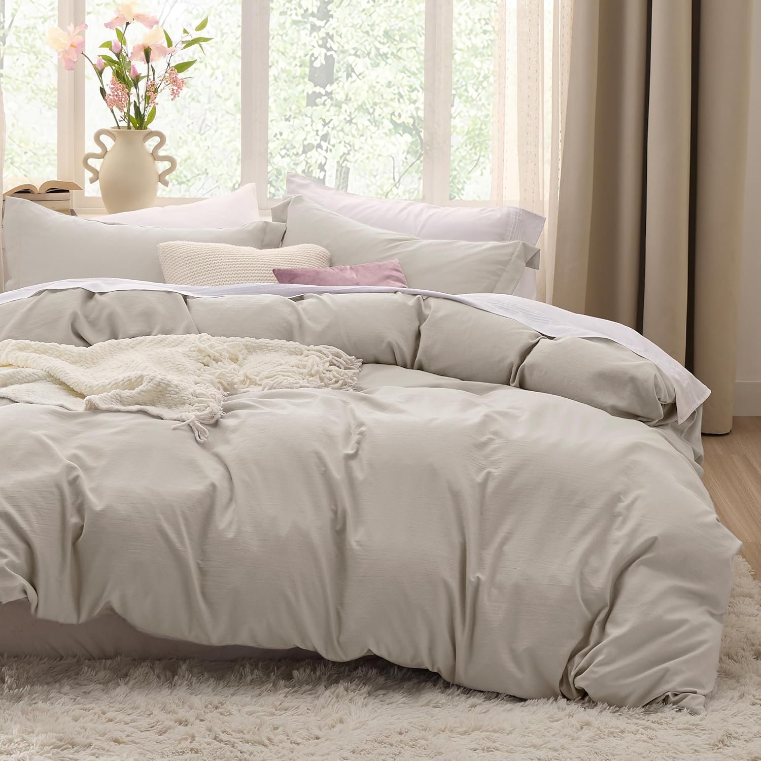 Bedsure Duvet Cover Queen Size – 3 Pieces Prewashed Extra Soft Bedding Set, Includes 1 Duvet Cover 90×90 Inches with Zipper Closure & 2 Pillow Shams, Linen, Comforter Not Included